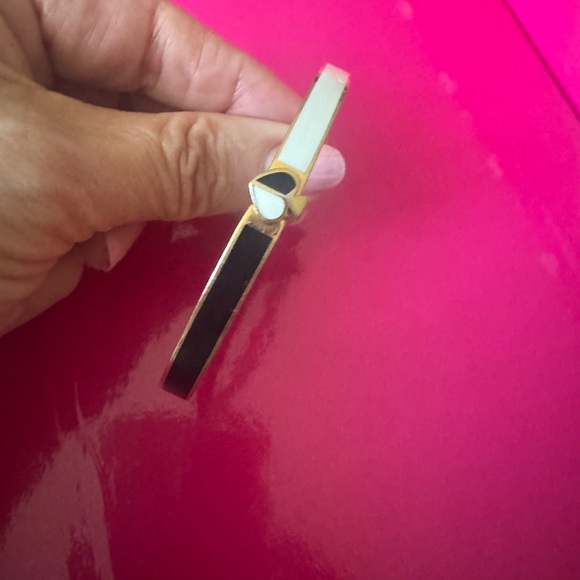 Kate spade Black and Gold Heart Bangle Bracelet - Picture 2 of 7